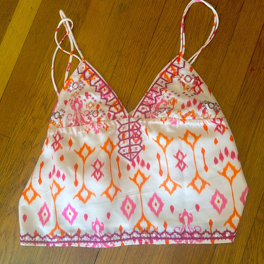 really cute triangle tank top shirt!